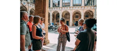 Bolonia: Visita guiada a pie + Entrada al Archiginnasio y a la Torre del Reloj