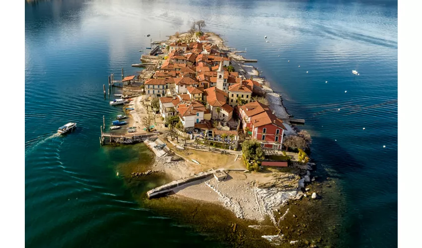 Lago Mayor y Borromeo: Excursión de un día desde Milán + Crucero en barco