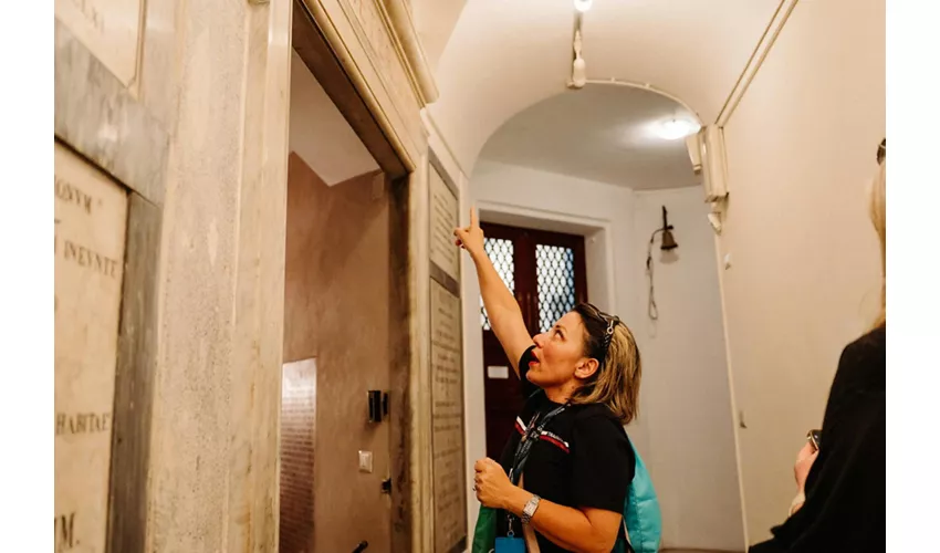 Roma: Visita subterránea guiada con entrada a las Catacumbas y a la Cripta de los Huesos