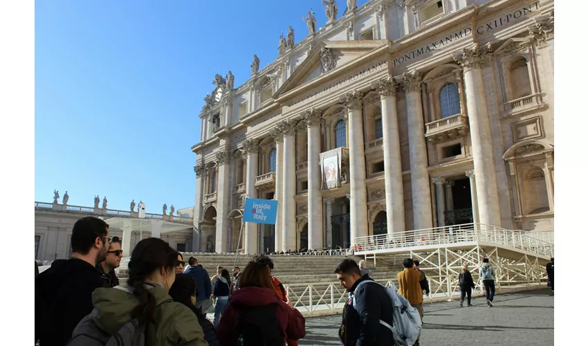 Musei Vaticani e Basilica di San Pietro: Visita veloce + Tour guidato semi-privato