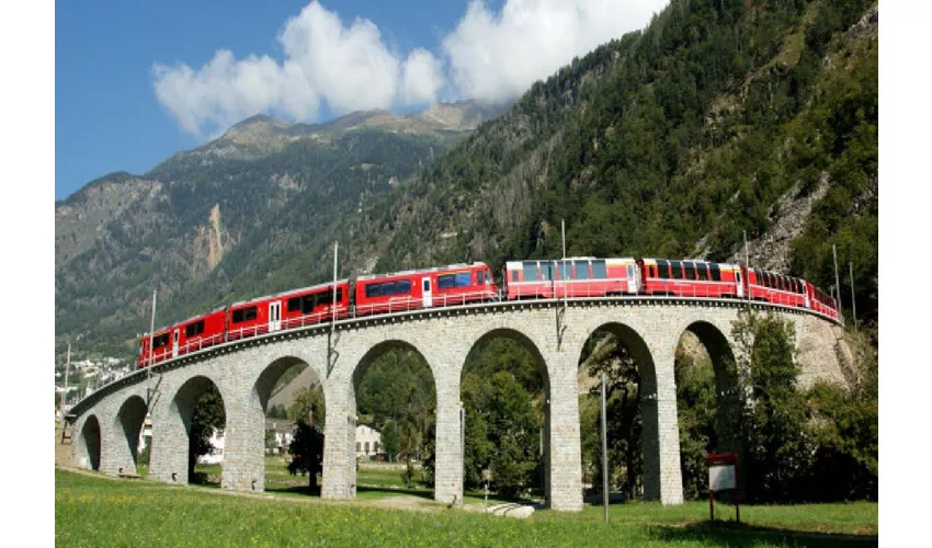 St. Moritz & Tirano: Bernina Express Panoramic Tour from Milan