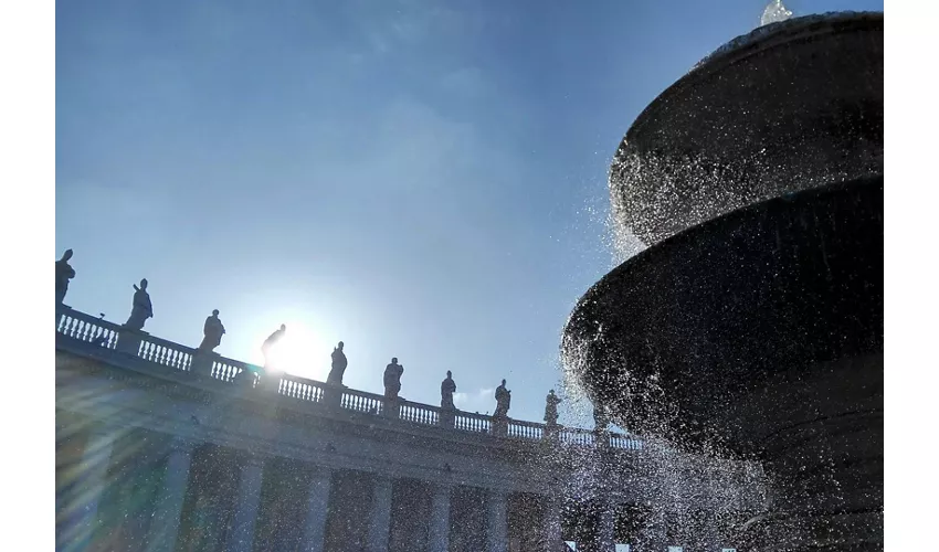 St. Peter's Basilica: Guided Tour + Vatican Grottoes Access