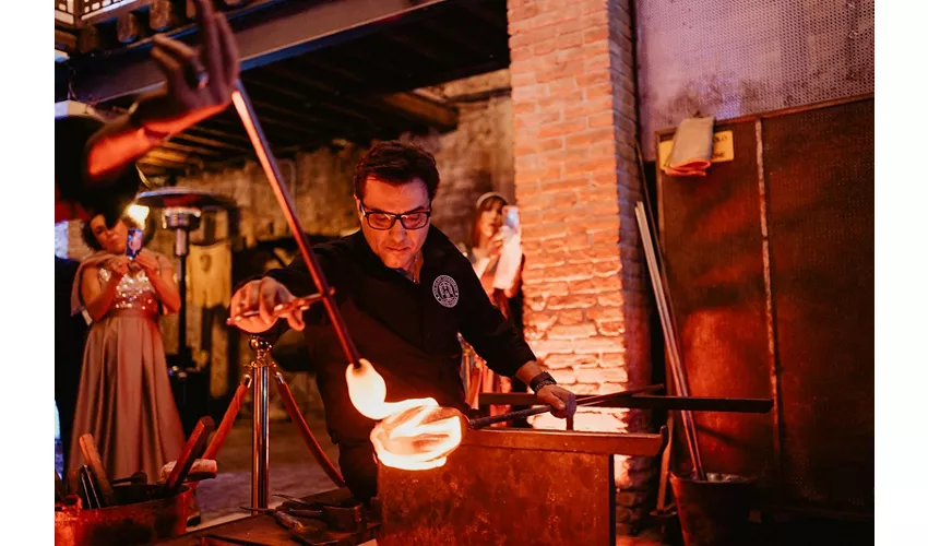 Ex Chiesa di Santa Chiara Murano: Dimostrazione di lavorazione del vetro