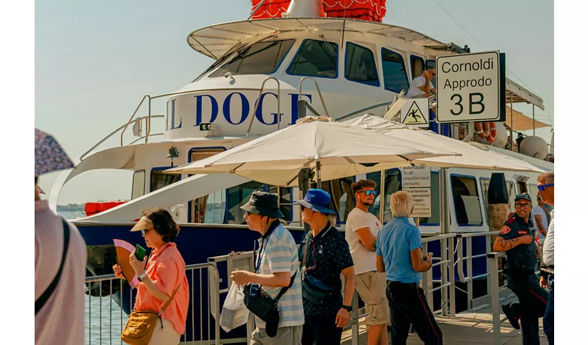 Murano e Burano: Tour guidato con 3 ore libere a Burano