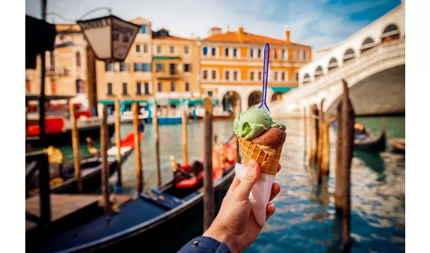 Venice: Street Food Tour and Tastings with a Local Guide