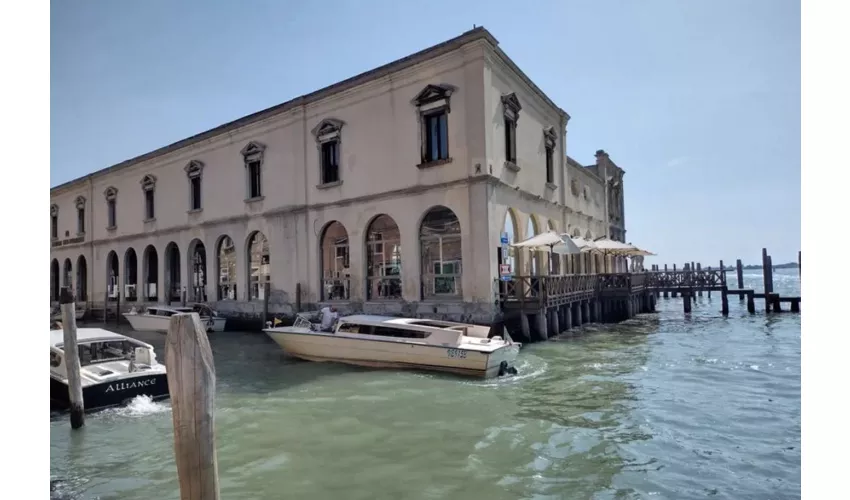 Murano: Dimostrazione di soffiatura artistica del vetro con regalo di vetro