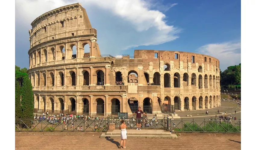 Colosseum, Roman Forum & Palatine Hill + Express Guided Tour