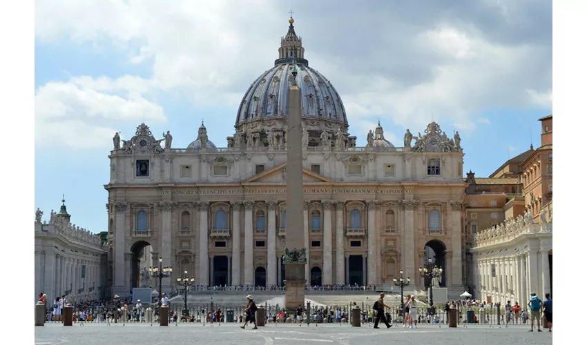 Musei Vaticani e Basilica di San Pietro: Biglietto Fast Track + Tour guidato