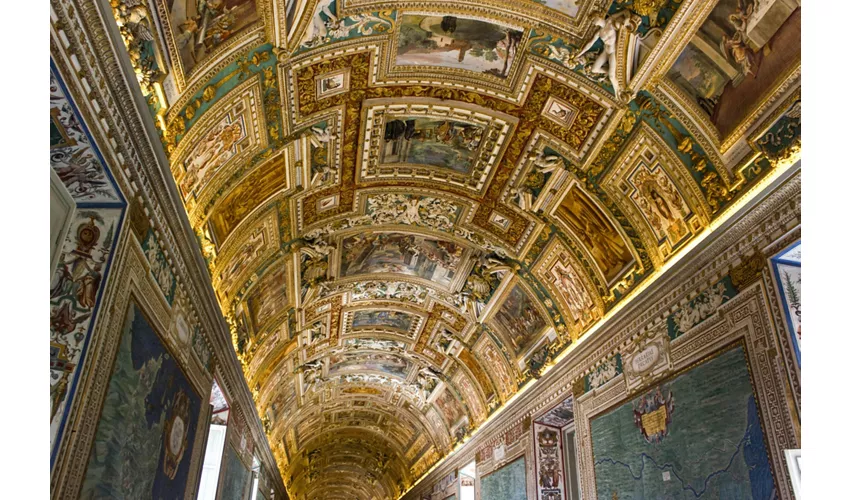 Vatican Museums & Sistine Chapel: Fast Track Ticket + Guided Tour
