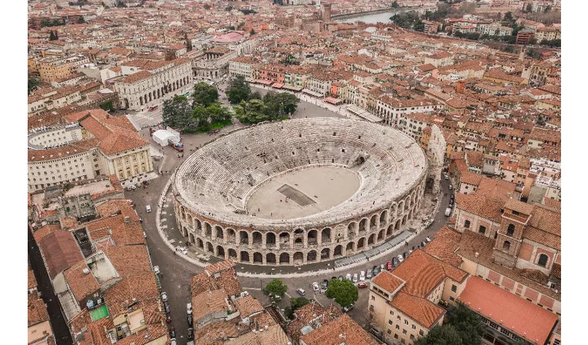 Verona Opera Arena: Opera Ticket and City Walking tour