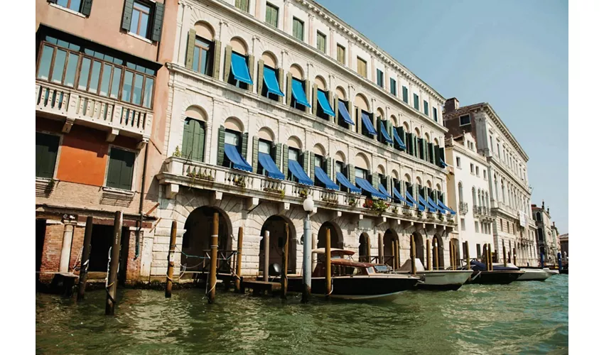 Venecia: Excursión guiada en barco por el Gran Canal + Entrada al Campanario de San Giorgio Maggiore