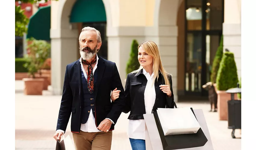 Castel Romano Designer Outlet: Roundtrip from Rome