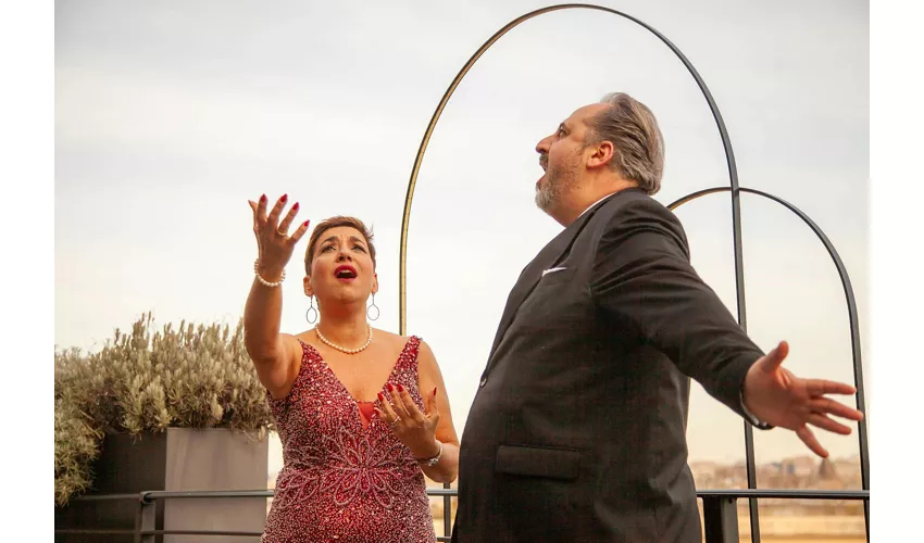 Roma: Opera sul tetto di Trastevere + Aperitivo + Vino