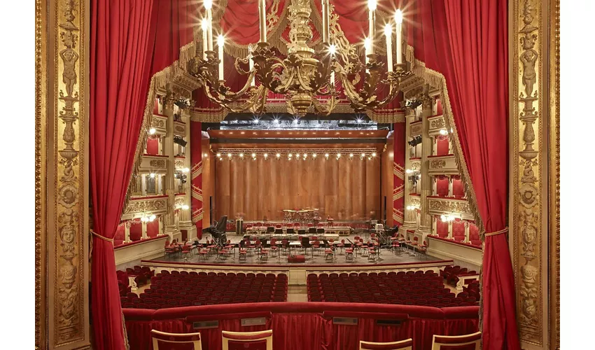 Teatro alla Scala: Biglietto salta-coda + Tour per piccoli gruppi