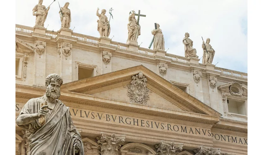 St. Peter's Basilica: Early Morning Guided Tour + Dome & Vatican Grottoes Access