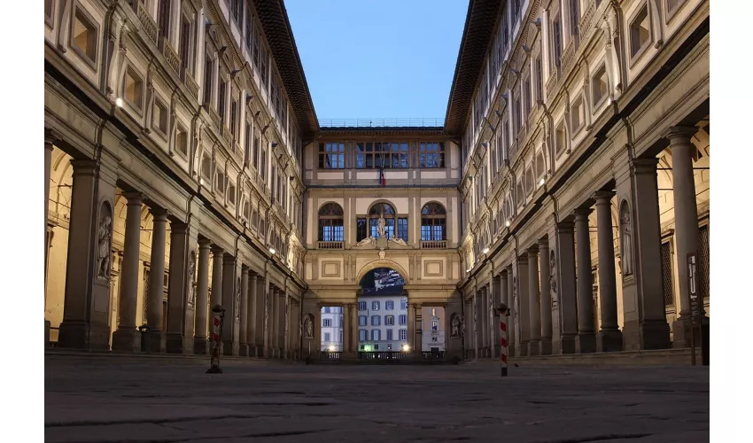 Galleria dell'Accademia e degli Uffizi: Tour guidato + viaggio di andata e ritorno da Roma