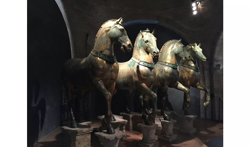 St. Mark’s Basilica: Guided Tour With Terrace access