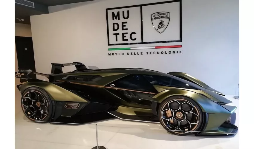 Museo Lamborghini y Museo Enzo Ferrari: Entrada