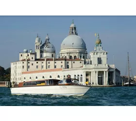 Venice: Private Water Taxi To/From Marco Polo Airport & Venice Center