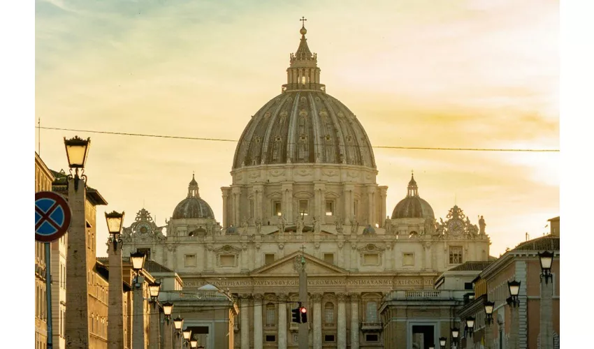 Basilica di San Pietro: Salta la coda + Tour guidato + Accesso alle Grotte Vaticane