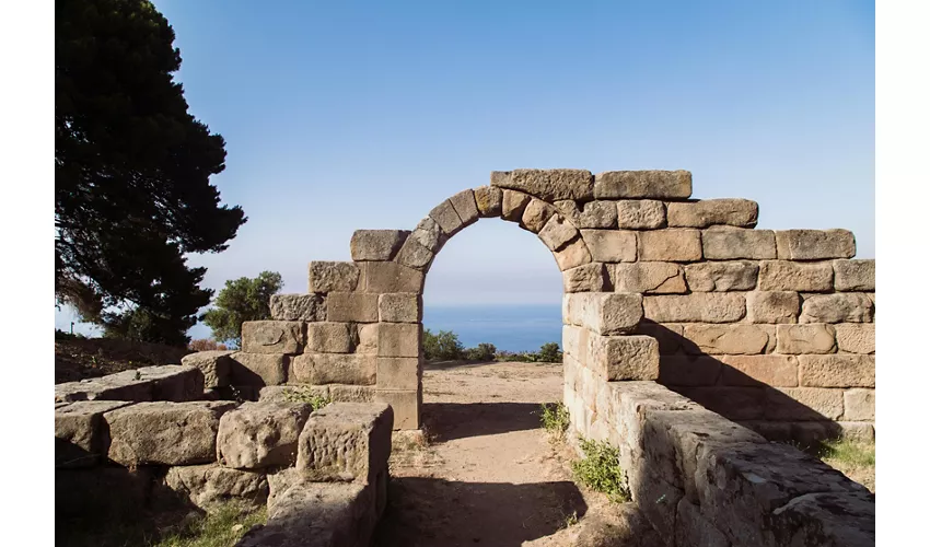 Zona arqueológica de Tíndaris y teatro antiguo