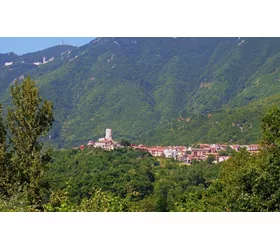 Viaggio per i borghi italiani delle castagne, tra boschi e sagre