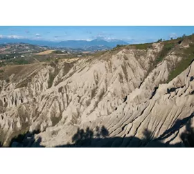 Atri, Silvi und Castelli: das Land zwischen Meer und Bergen der Abruzzen