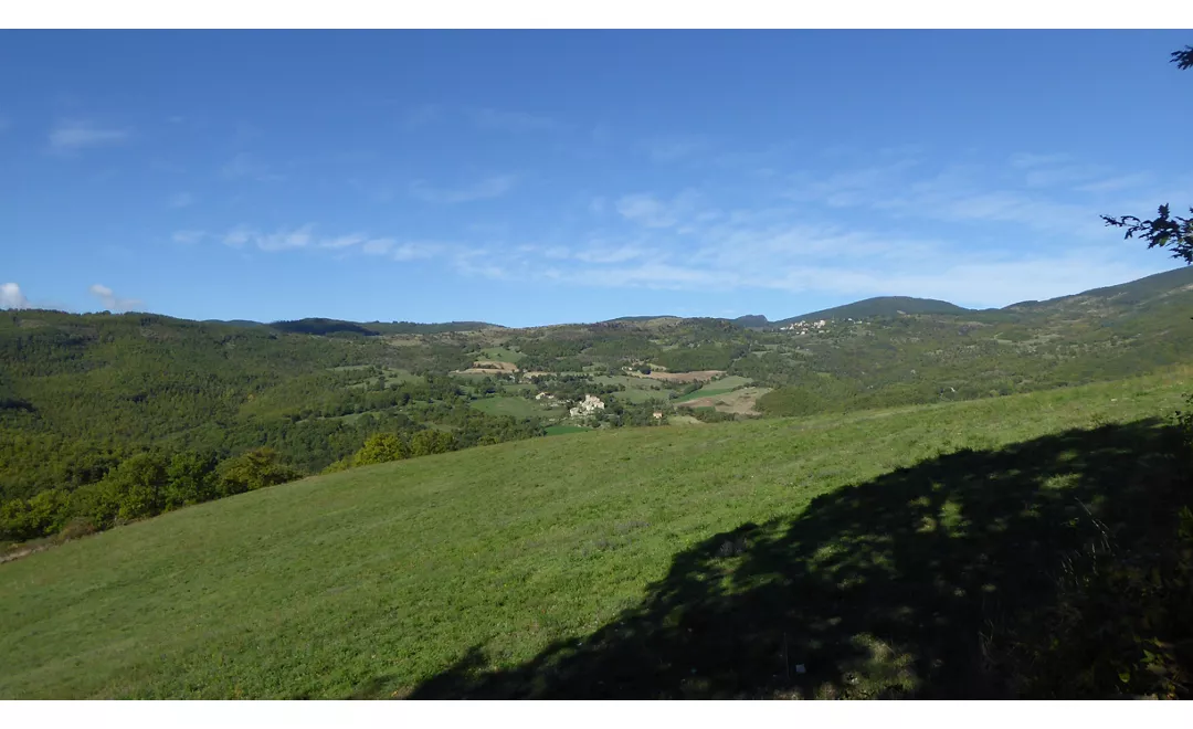 Cammino-di-San-Francesco-da-Rimini-a-La-Verna-Var5-T2-Foto-PanoramaDaPieveVersoLaVerna.jpg