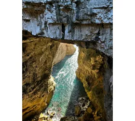 Eine Route entlang der Riviera des Odysseus zwischen römischer Geschichte und Mittelalter