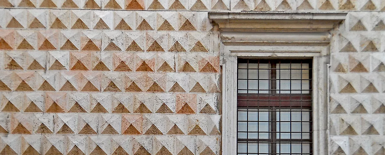 Palazzo dei Diamanti