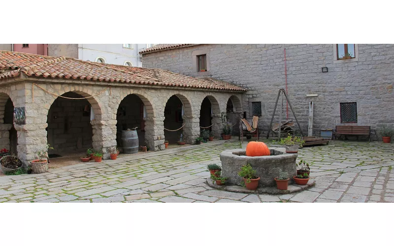 L’ex convento dei Cappuccini che oggi ospita il Museo del sughero