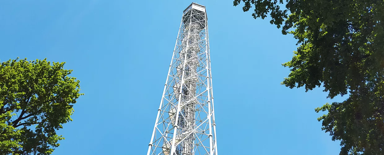 La Torre Branca nel parco Sempione a Milano