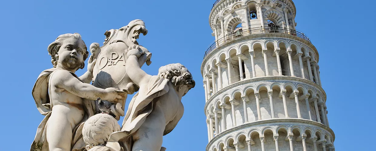 La Torre di Pisa vista dalla Fontana dei Putti