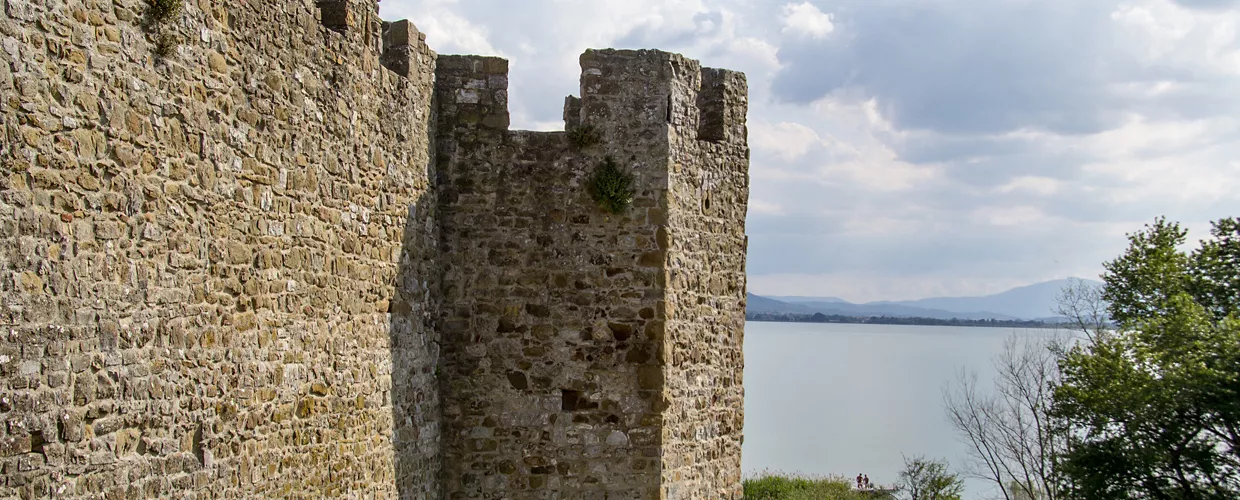 Antico castello sull’Isola Polvese, la più vasta delle 3 del Lago Trasimeno