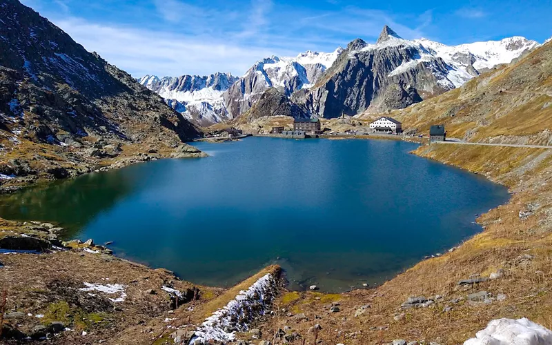 Saint-Rhémy-En-Bosses, la Via Francigena et le jambon local
