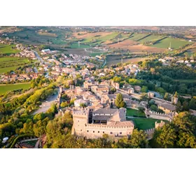 Esplorare le Marche settentrionali e i borghi di Gradara, Tavullia, Gabicce Monte