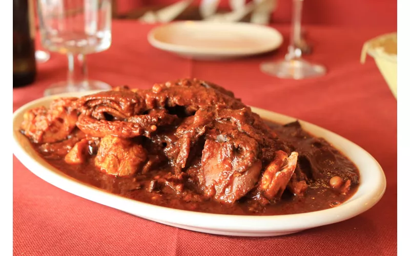 Cacciucco, la zuppa di mare simbolo di Livorno