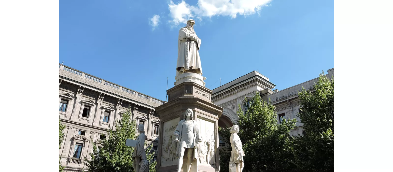 Leonardo da Vinci - Piazza della Scala - Milano
