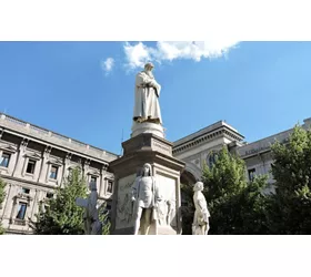 Leonardo da Vinci - Piazza della Scala - Milano