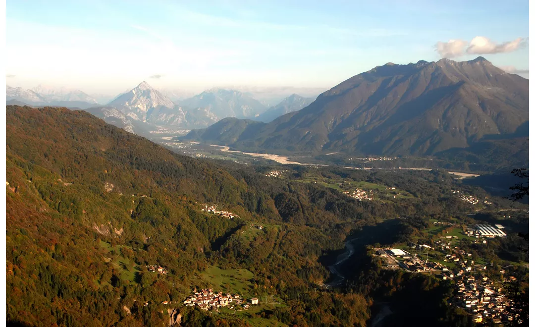 Veduta di Ampezzo e dell’alta val Tagliamento