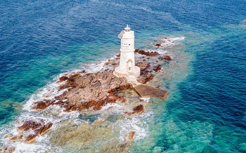 Faro dello Scoglio Mangiabarche