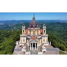  La possente struttura barocca della basilica di Superga, a Torino.