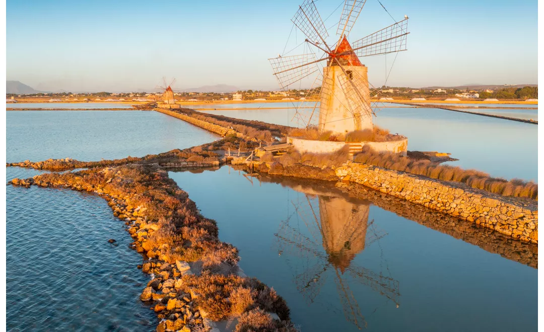 Caratteristico mulino delle saline tra Trapani e Marsala