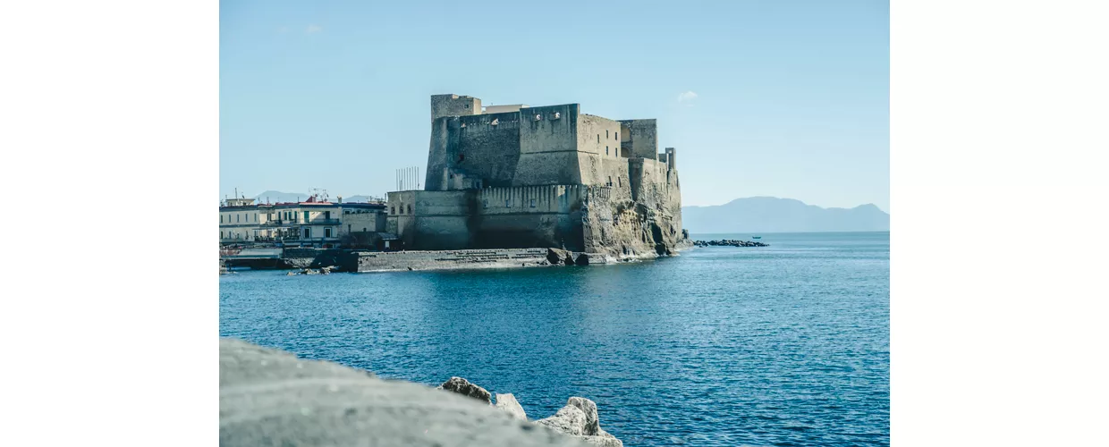 Passeggiate sul mare tra mito, arte e identità
