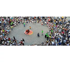 1BOZZA Reggionarra_Testata Sito 2026_bambina_1400x580