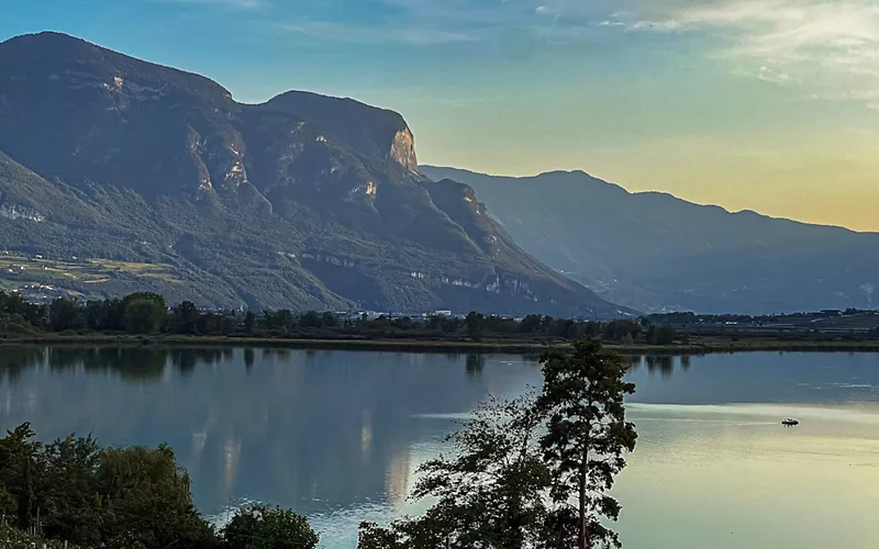 Caldaro: lago panoramico e cantine del Kalterersee