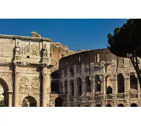 Via Crucis from the Colosseum to celebrate Good Friday.