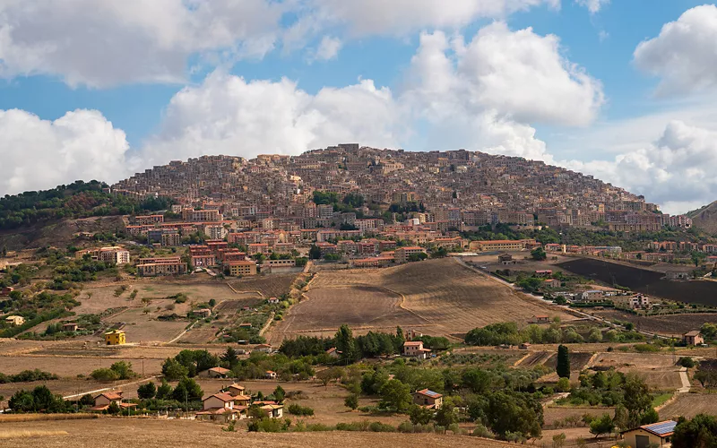 Veduta di Gangi dal basso