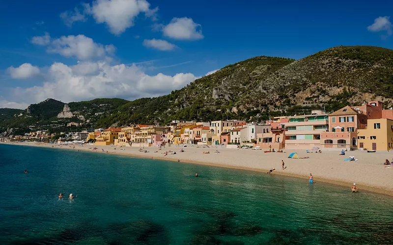 Villaggio di Varigotti, vista dal mare