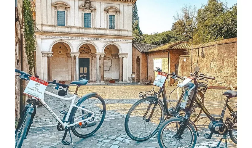 Catacombe e Appia Antica Roma: Biglietto d'ingresso, visita guidata + tour in bicicletta